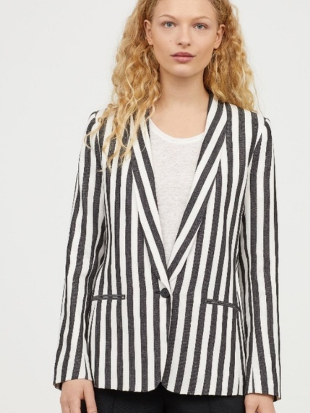 H&M Black and White Vertical Stripe Blazer_4